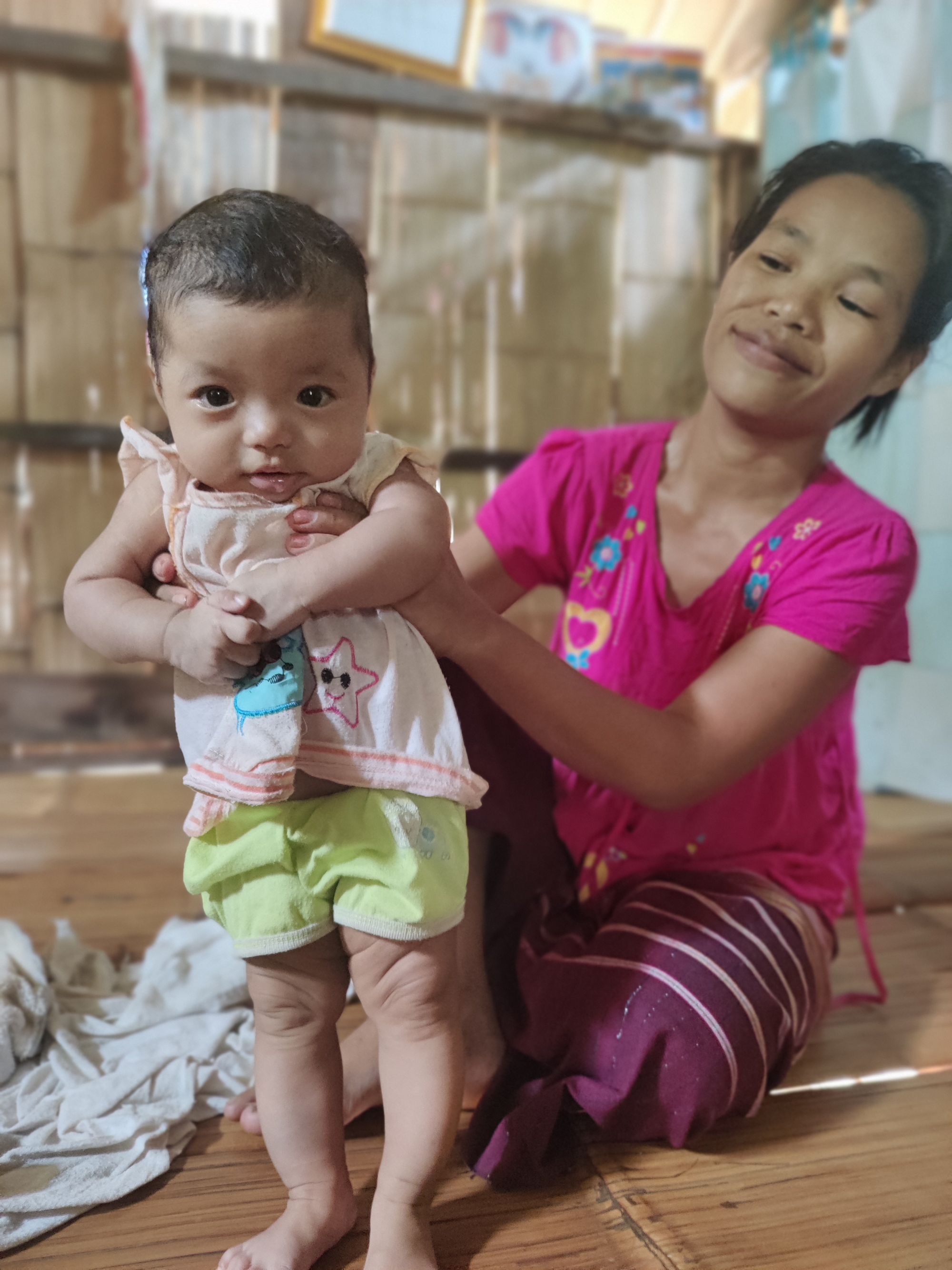 Naw Say with her daughter