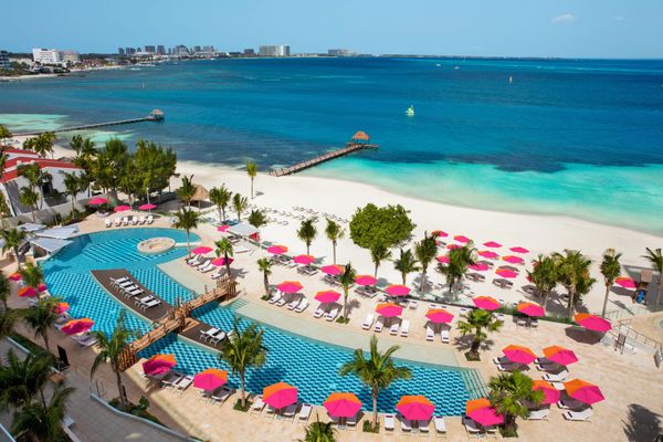 The energy pool at the Breathless Cancun Soul Resort & Spa.