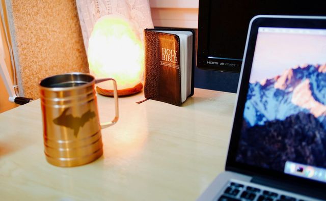 A Prayer Before Work: Asking God for Focus, Integrity, and Peace