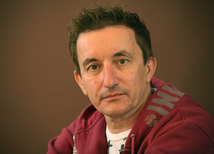 Me encuentro mirando sin cesar - Brane Mozetič