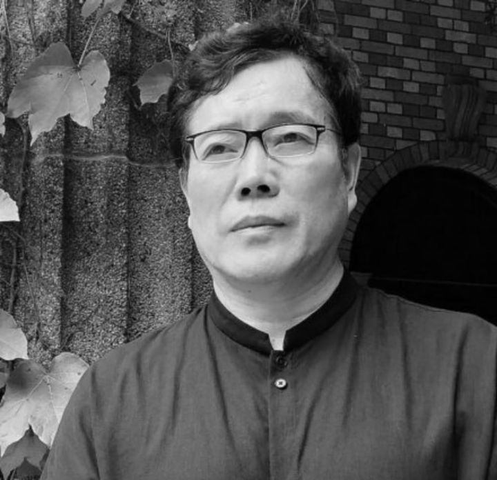 To the Future - Zhao Lihong / 赵丽宏