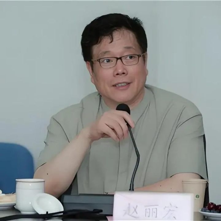 Dreams and waking - Zhao Lihong / 赵丽宏