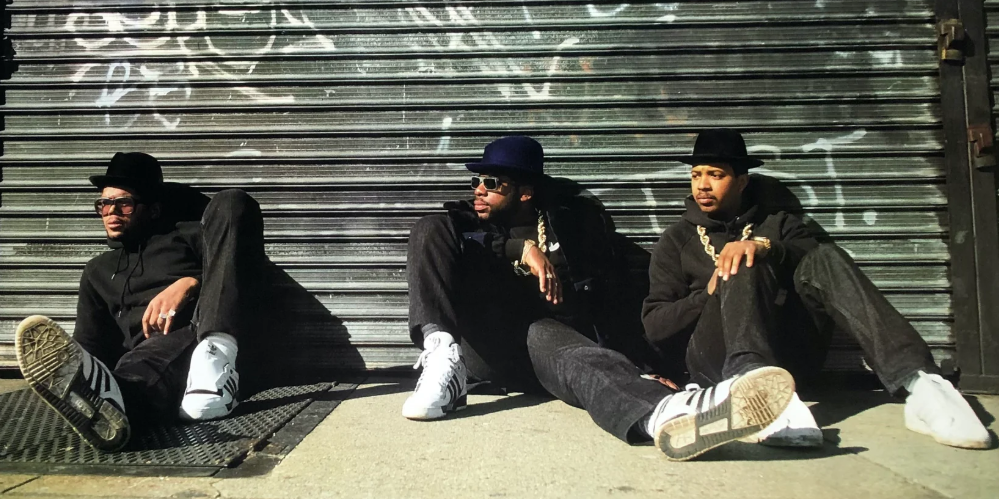 52 anos de hip-hop e o caminho do tênis nas ruas