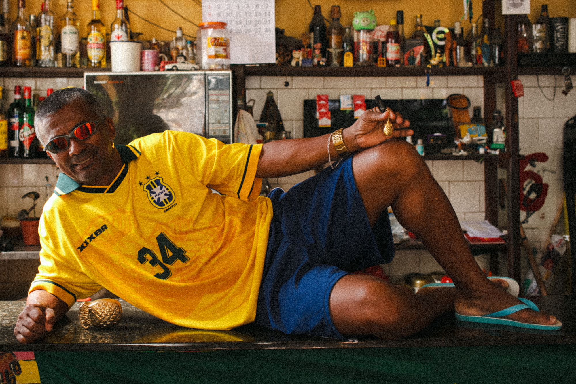 Copa, eleições e a camisa brasileira da Pornograffiti