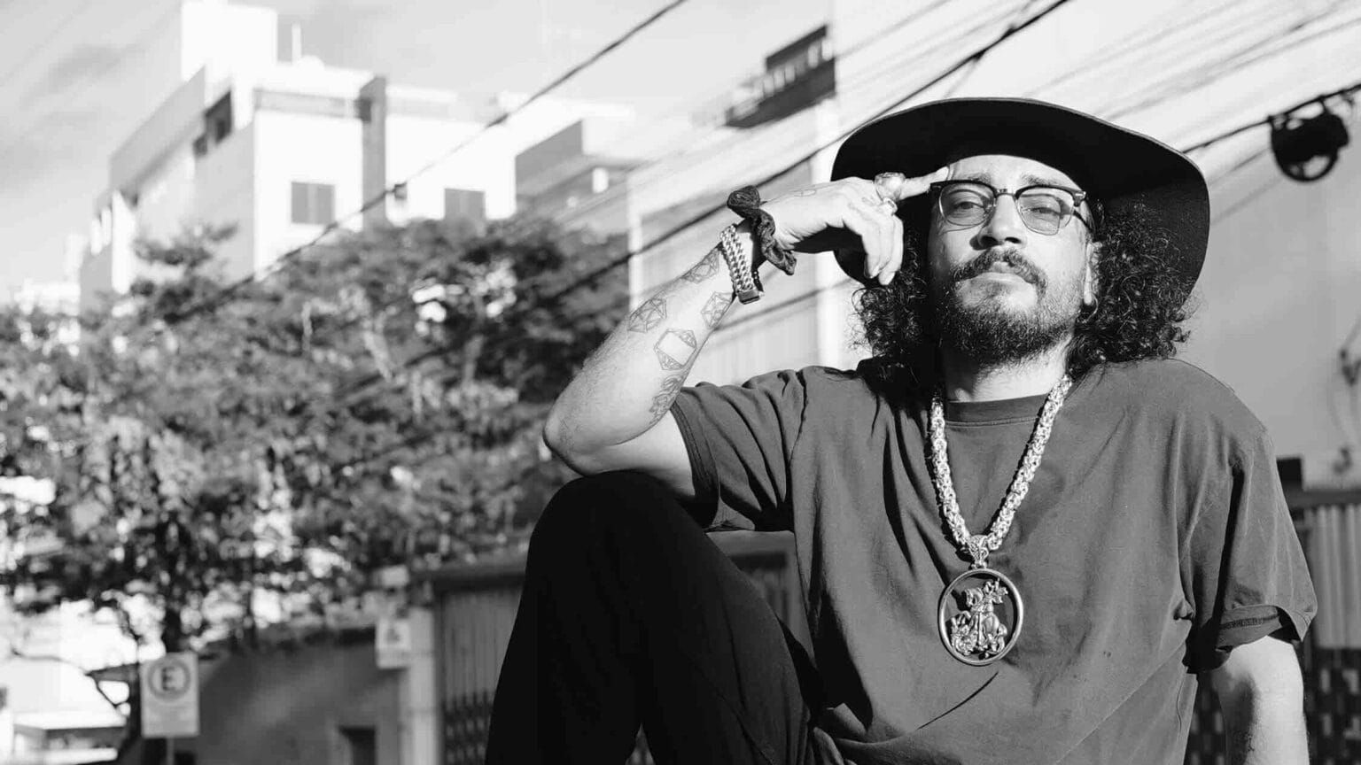 Rap, rock e revolta: FBC quer a revolução em seu 7º álbum