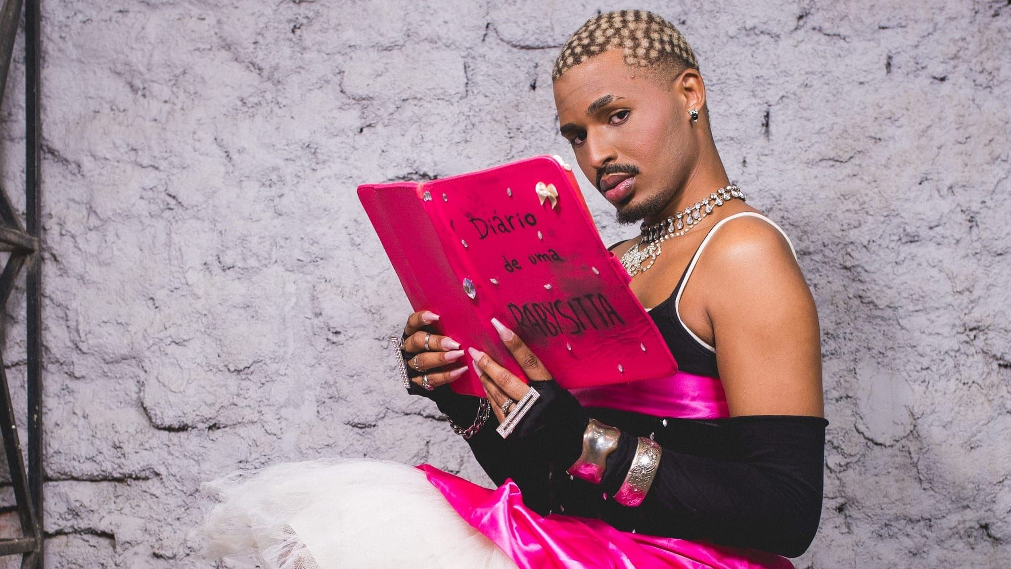 Yung Peachie explora a sua versatilidade em mixtape de estreia