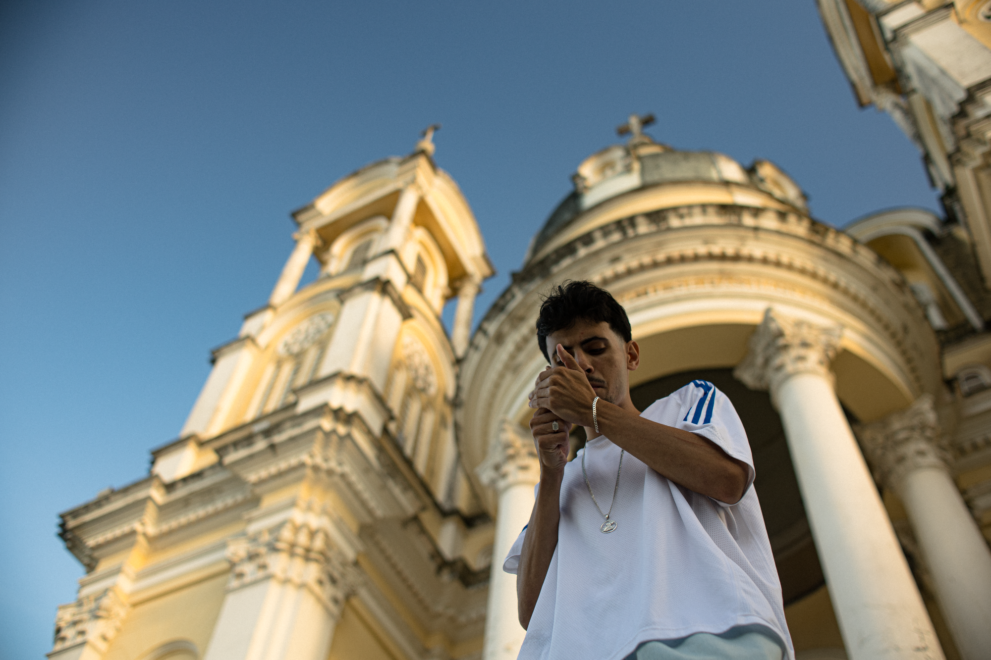 Dário Inerente canta a beleza e a resistência do Sul da Bahia