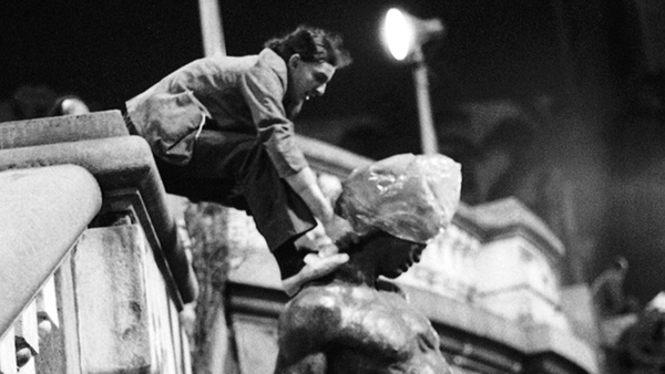 3NÓS3: ruptura em meio à ordem sufocante