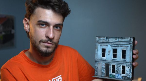 Peranonimo e a rua em miniatura