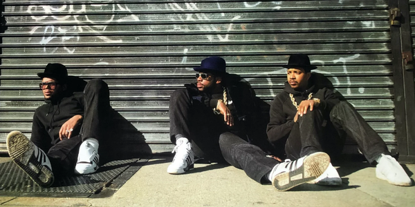 52 anos de hip-hop e o caminho do tênis nas ruas