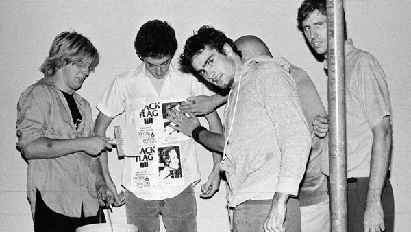 Raymond Pettibon e a estética única do Black Flag