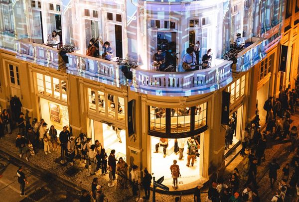 ÖUS inaugura Flagship Store