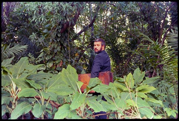 Dezcoma lança BURACO, seu primeiro álbum de batidas