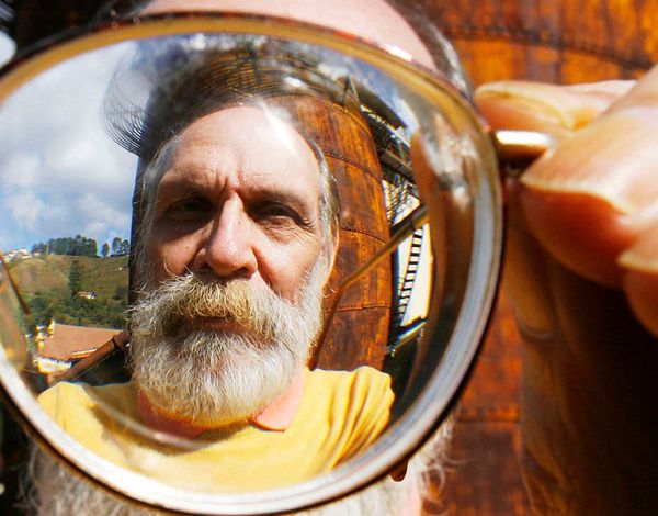 O chão de fábrica pelas lentes de Carlos Reichenbach