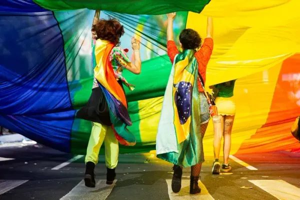 Em ano de Copa, a bandeira do orgulho perdeu valor de mercado?