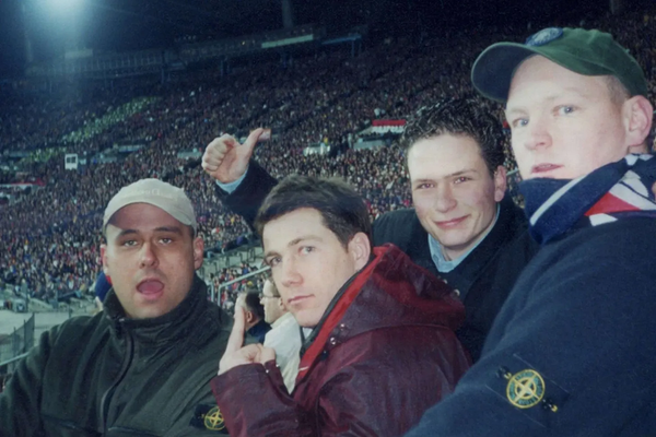 A relação da Stone Island com o futebol vai muito além das collabs recentes