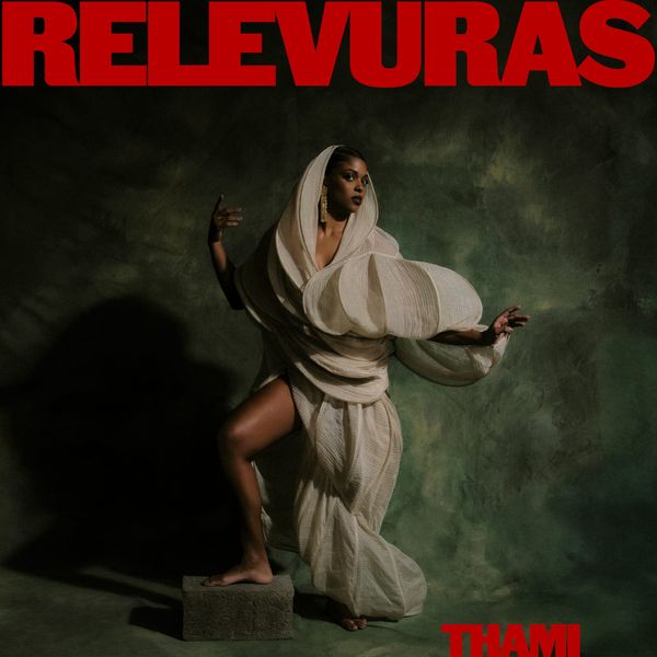 “Virei meu lar”: THAMI transforma feridas em estrutura em RELEVURAS