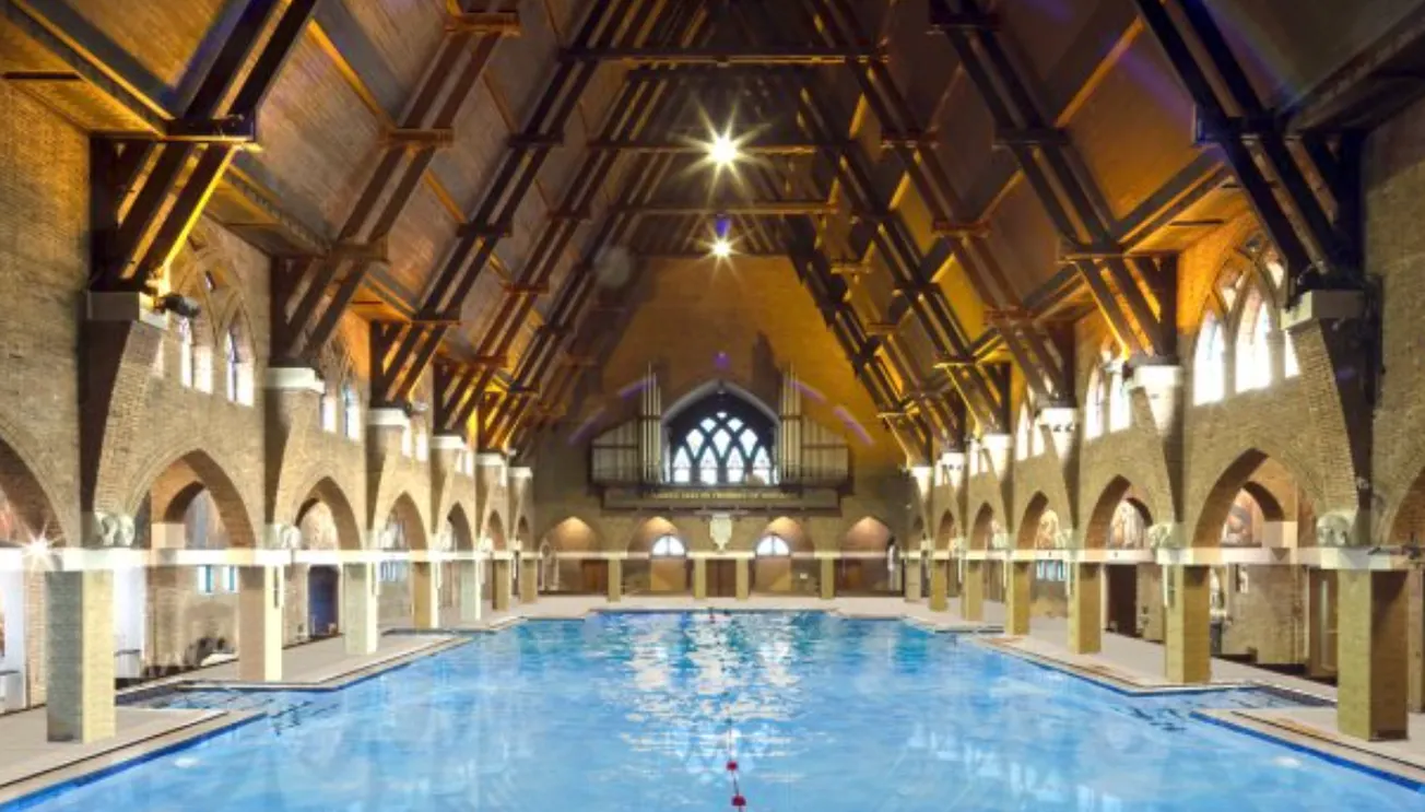 Zwembad in kerk is nog duik in het ongewisse