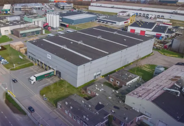 Vijf bedrijfshallen wisselen van eigenaar