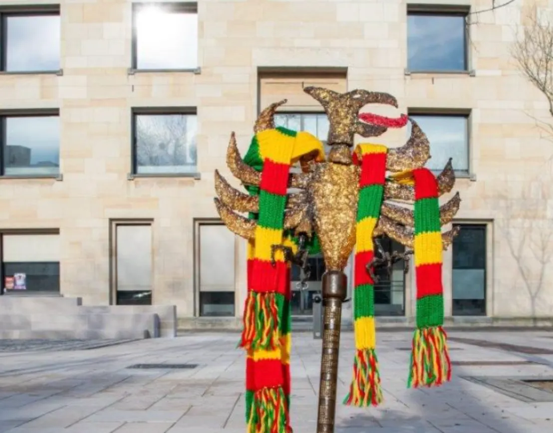 Heëlesje Sjluëteluëverdrach terug in Raadhuis