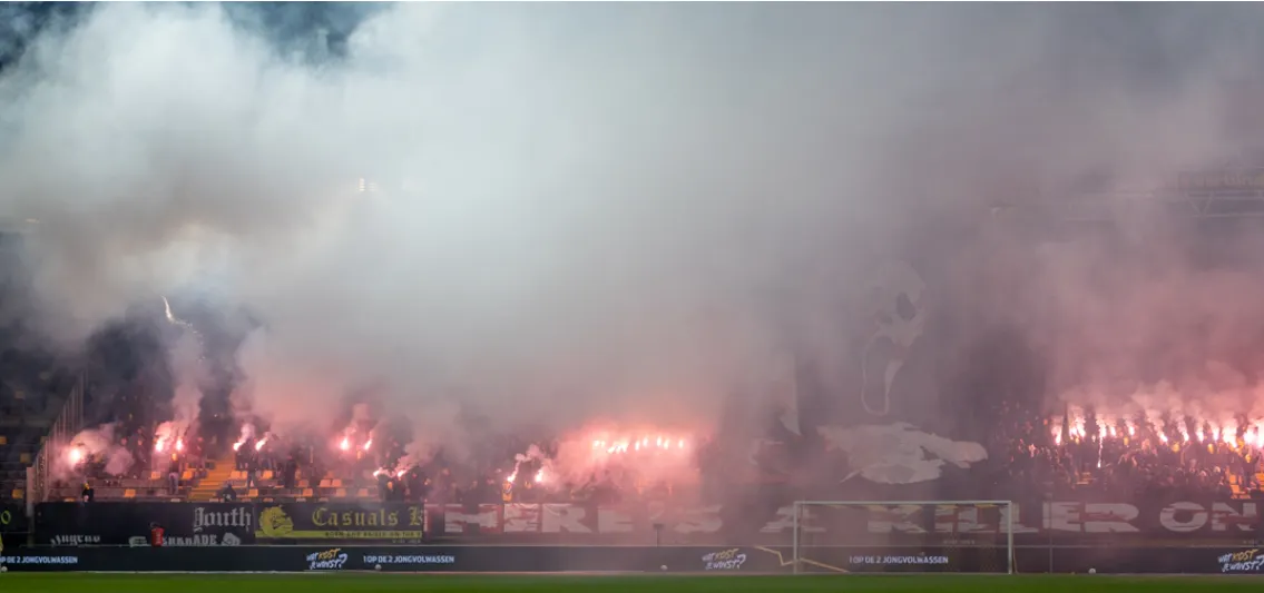 Anderhalf jaar stadionverbod Roda-fans na vuurwerkactie