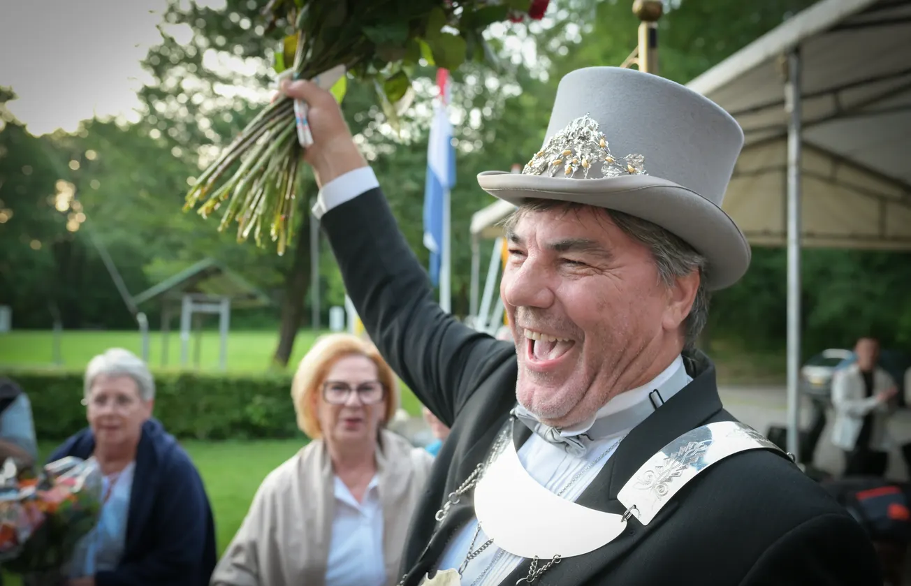 Koningsvogel valt pas na 89ste schot uit de kruisboog