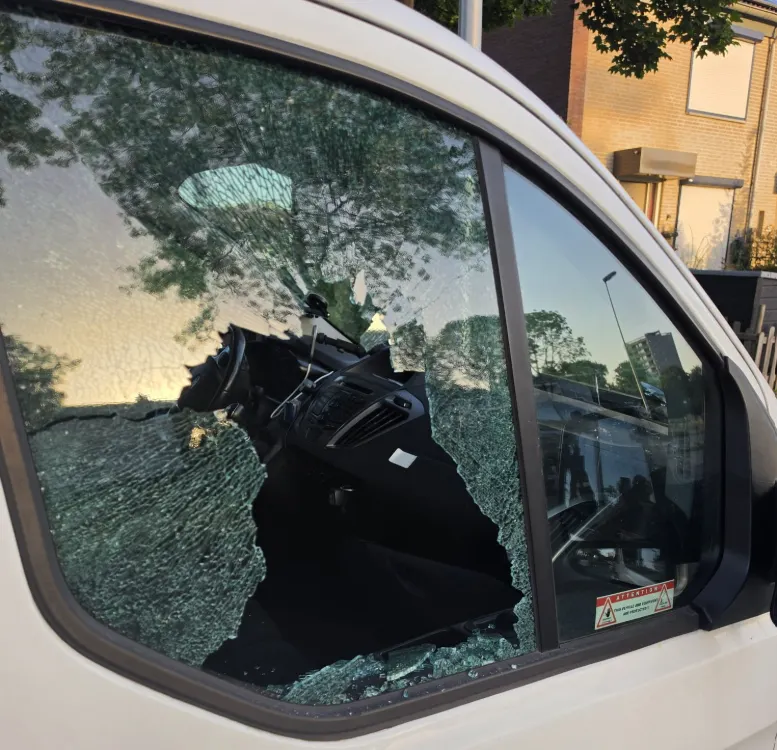 Taxi's Heerlens bedrijf vernield