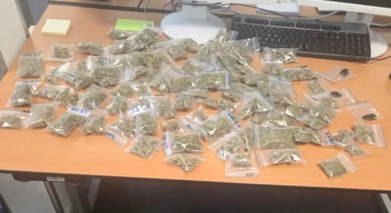 Forse drugsvondst in woning na anonieme tip