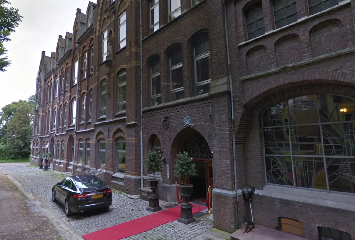 ‘Klantenroof’ rond Omaanse sultan strandt bij rechter: butlerschool veroordeeld