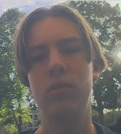 Wie is deze pinnende nepagent?