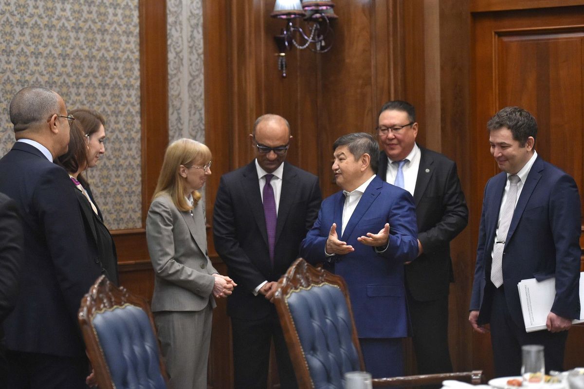 Акылбек Жапаров Дүйнөлүк банктын өкүлү Антонелла Бассани менен жолукту