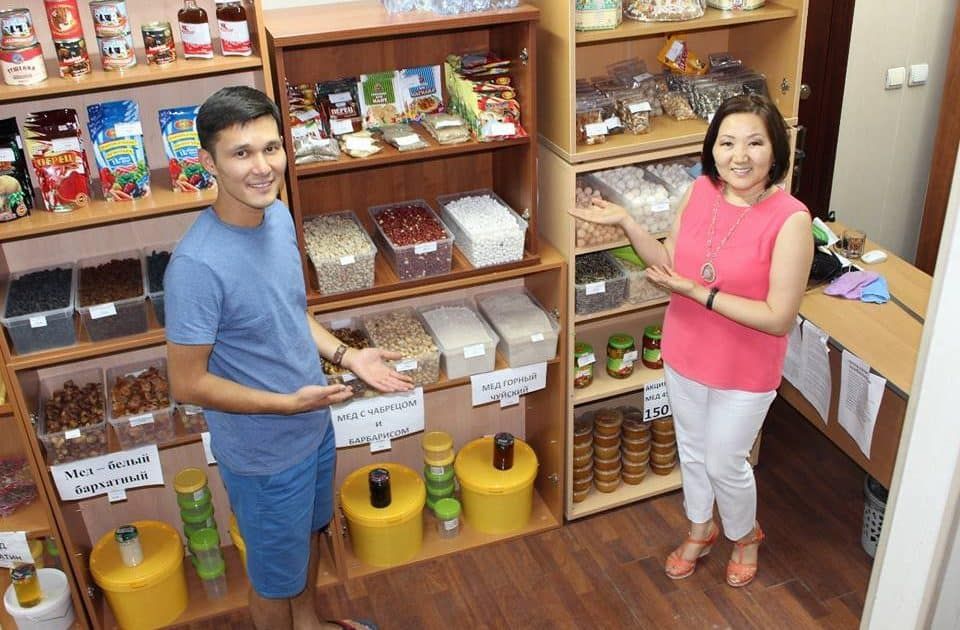 Искендер Дуйшеналиев: Москвадагы мекенин сагынган кыргызстандыктар үчүн дүкөн ачтым