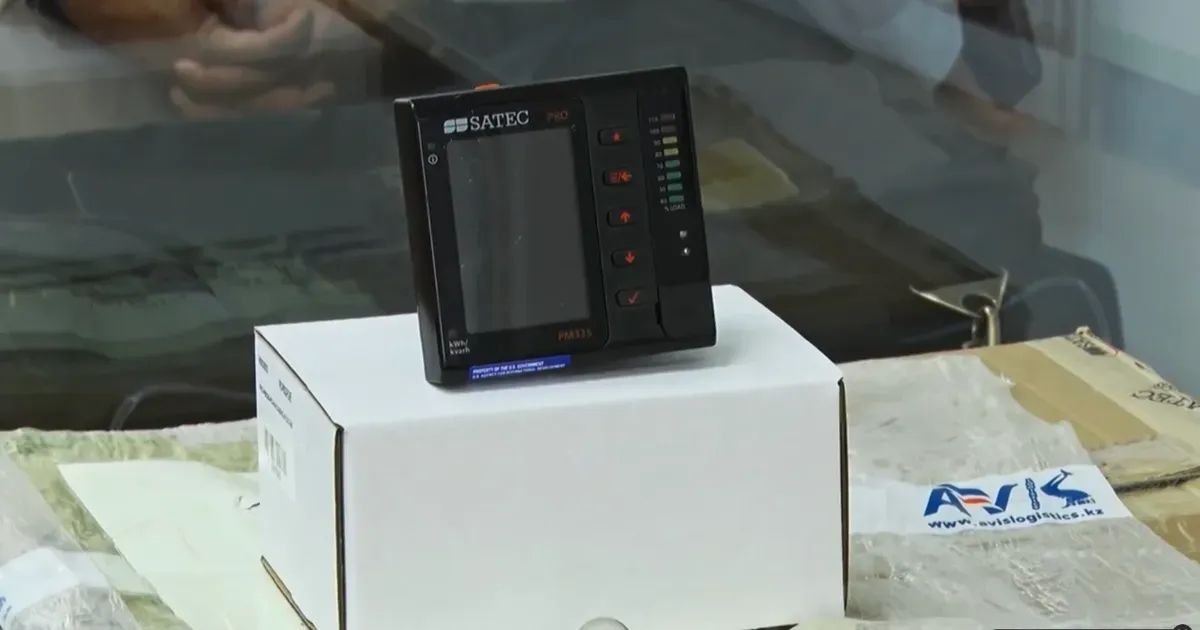 USAID Кыргызстанга 128 электр эсептегич өткөрүп берди - алар чек арага орнотулат