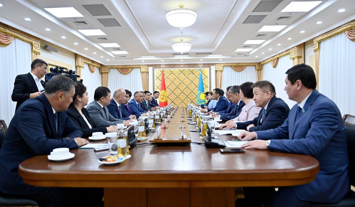 Кыргызстан менен Казакстан соода жүгүртүүнүн көлөмүн 2 млрд долларга жеткирүүнү пландаштырууда