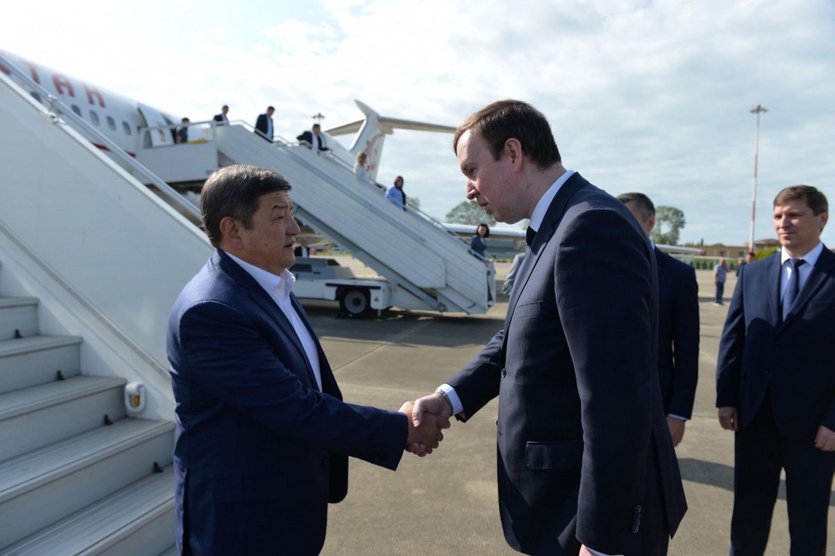 Акылбек Жапаров Сочиге жумуш сапары менен келди