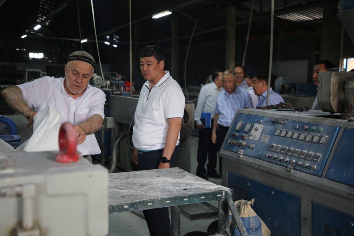 Өкмөт эгемендүүлүк алган жылдан бери токтоп турган өндүрүш ишканаларды жандандырат