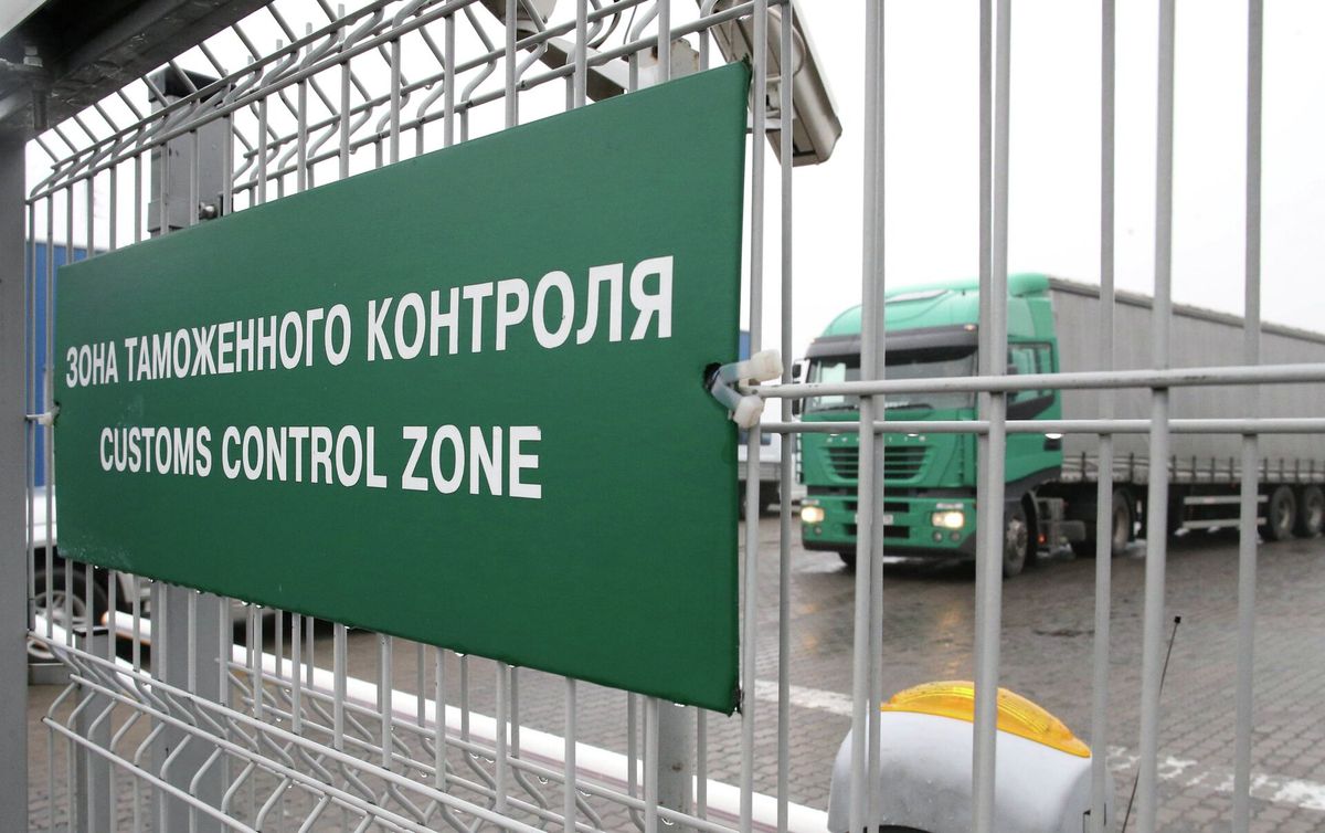 «Таможня дает добро» - Акылбек Жапаров бажычылар ай сайын 8.1 млрд сом чогултканын мактады