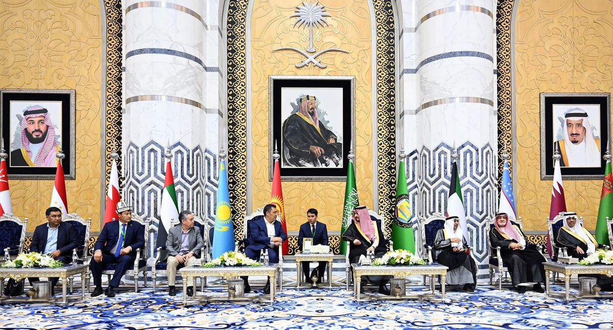 Президент Садыр Жапаров жумушчу сапар менен Жиддага келди