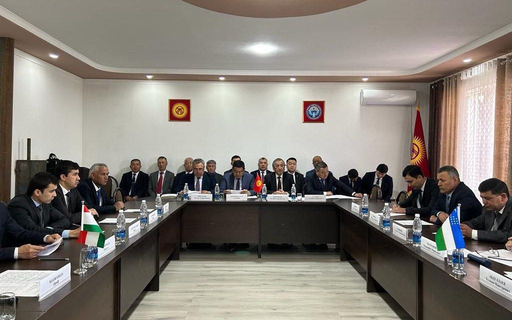 Наманганда кыргыз-өзбек комиссиясы демаркация маселесин талкуулады