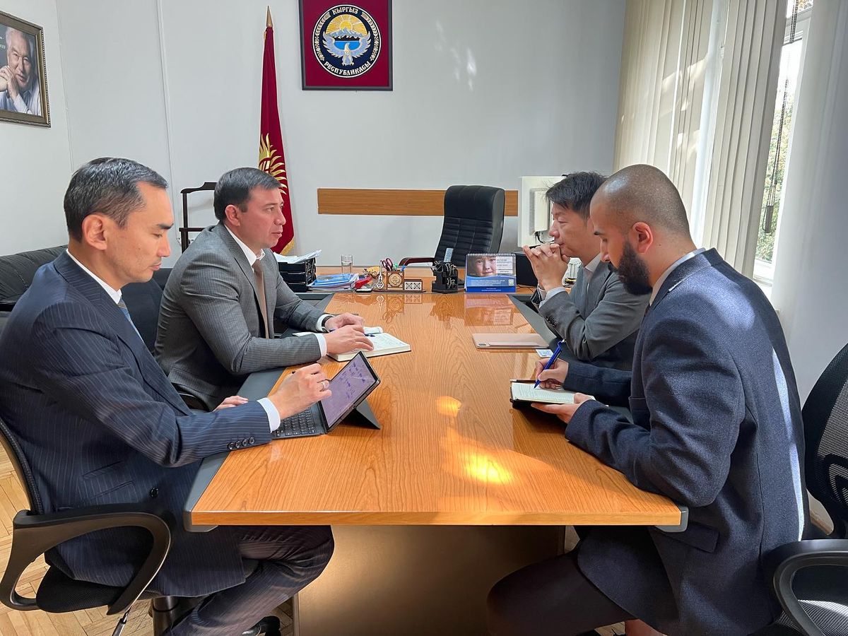 Кыргызстан менен Корея Улуттук госпитал үчүн жаңы имаратын курууну талкуулашты