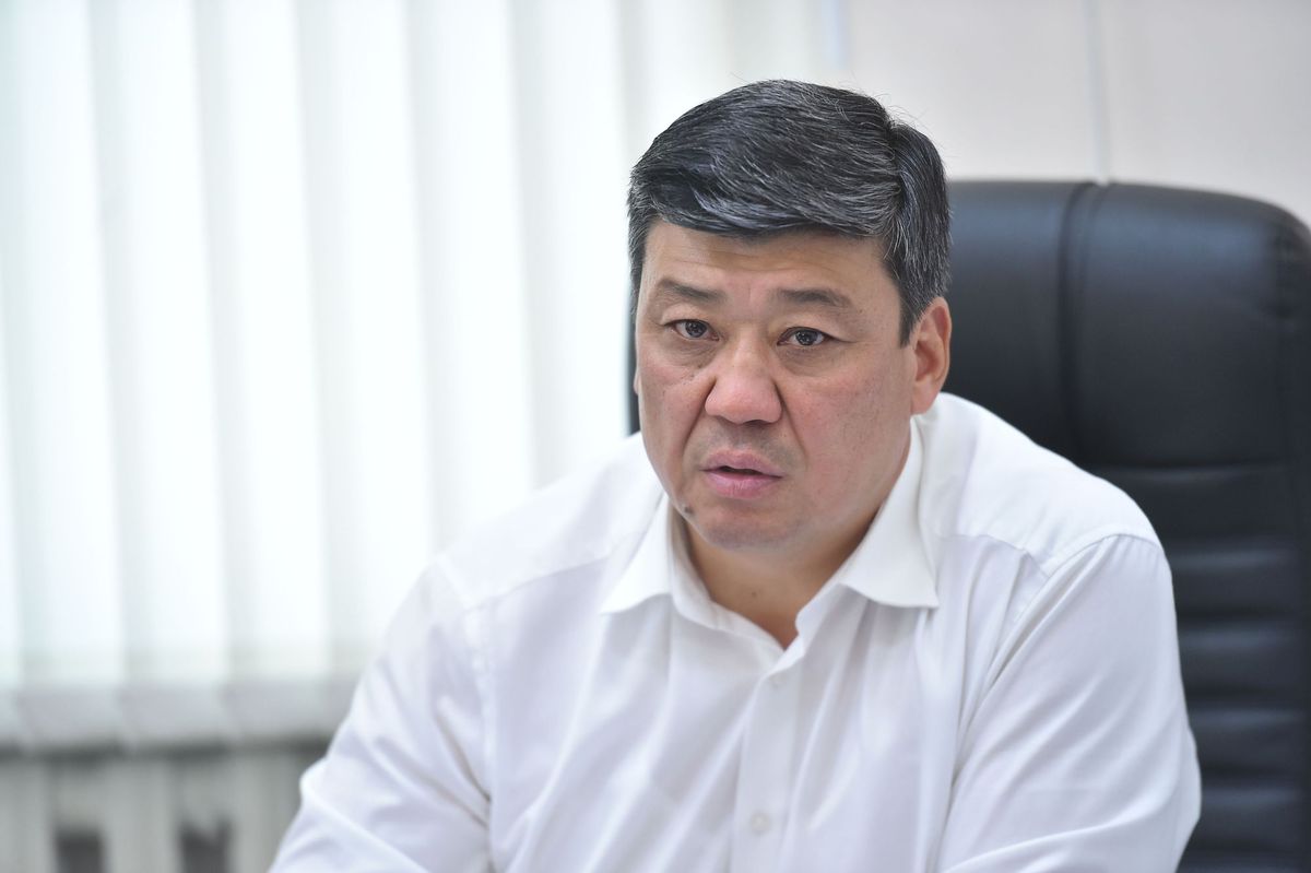 Биз эң аз дегенде беш ай бою өлкөнүн азык-түлүк коопсуздугун камсыздай алабыз — Бакыт Төрөбаев