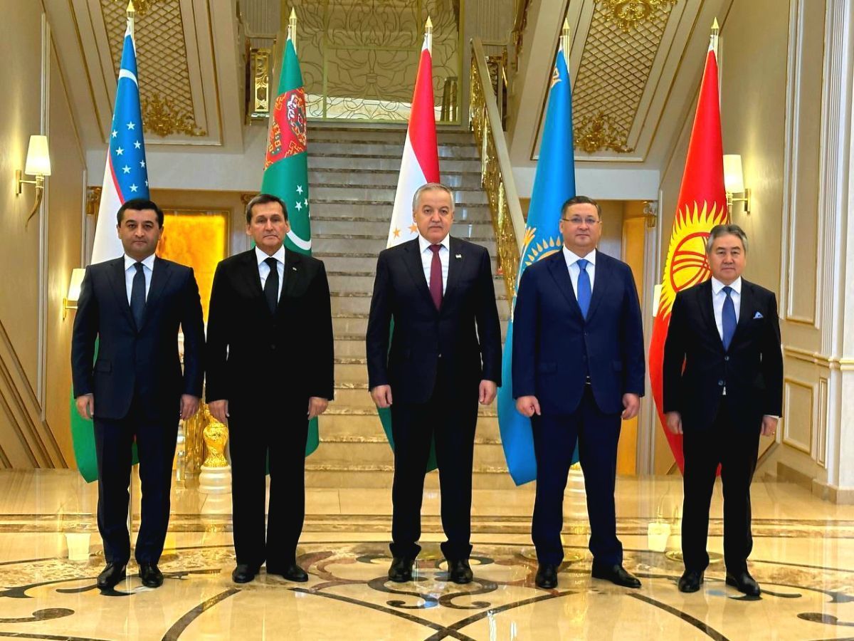 Жээнбек Кулубаев Борбор Азия мамлекеттеринин тышкы иштер министрлери менен жолукту