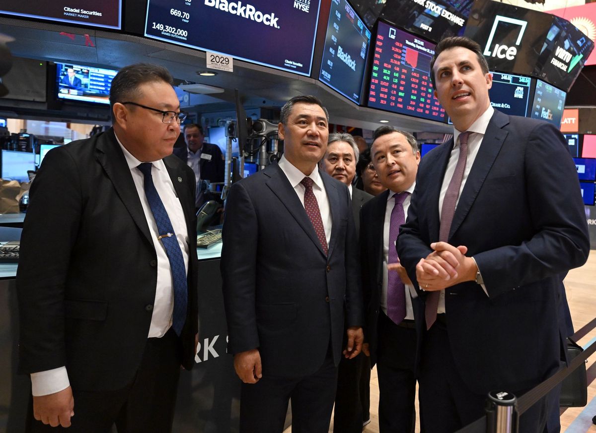 Садыр Жапаров Нью-Йорк фондулук биржасына барды – фотобаян