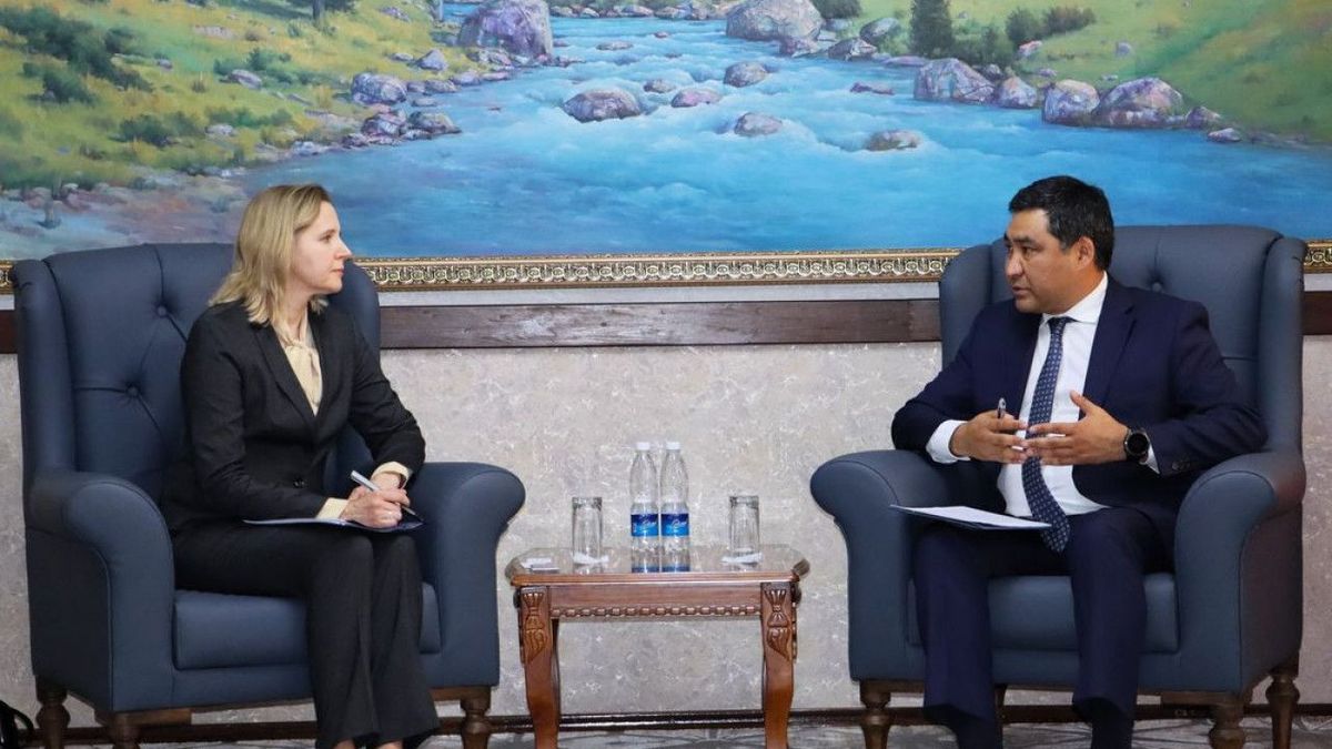 Министр Данияр Амангелдиев ПРООНдун жаңы туруктуу өкүлү Александра Соловьева менен жолугушту