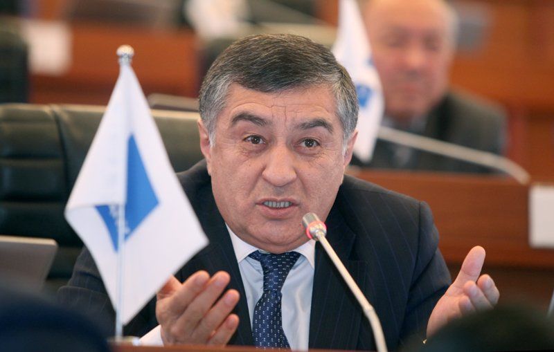 Мадина базарынын ээси тууралуу эмнелер белгилүү?