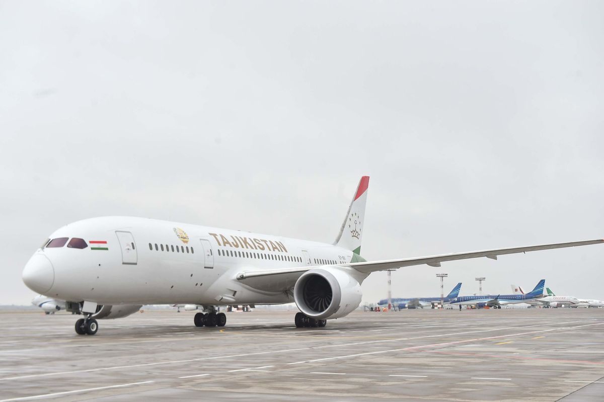 Эмомали Рахмон Кыргызстанга келди