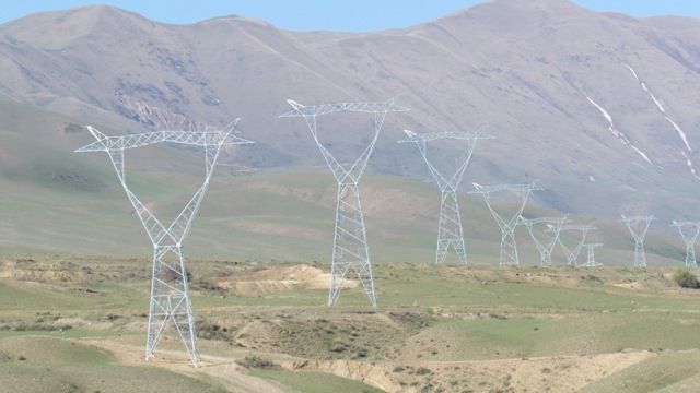 Жалал-Абадда 110 кВ эки чынжырлуу аба чубалгысы курулууда