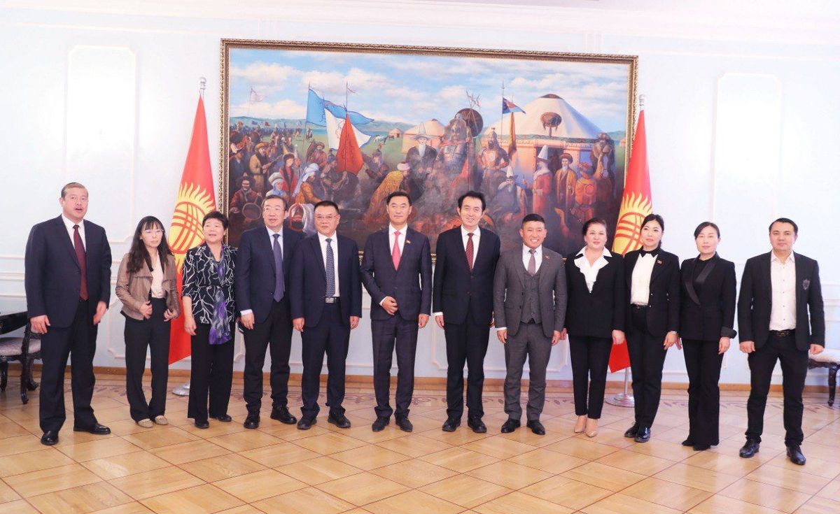 Депутаттар Кытайдын Нинся-Хуэй автономдук районунун делегациясы менен жолугушту