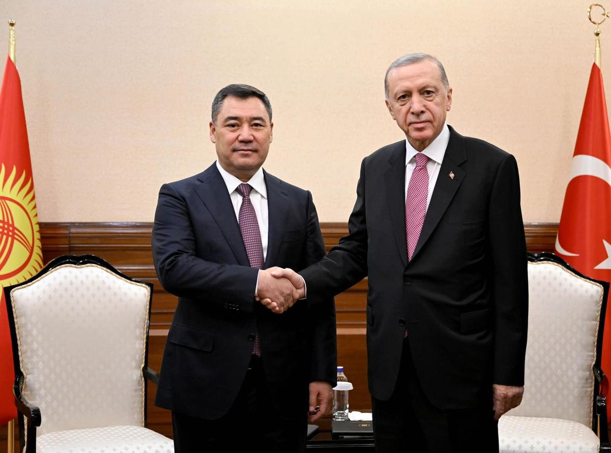 Садыр Жапаров Түркиянын президенти Режеп Тайып Эрдоган менен жолугушту