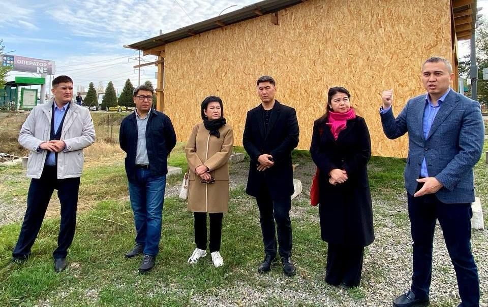 «Альянс» фракциясынын депутаттары Баткен менен Ошко барышты